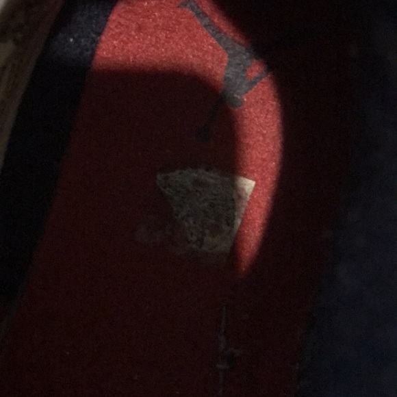 Kids red Jordan 4’s - Picture 4 of 5